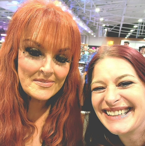 Meet your Posher, Angela - Picture 2 of 8